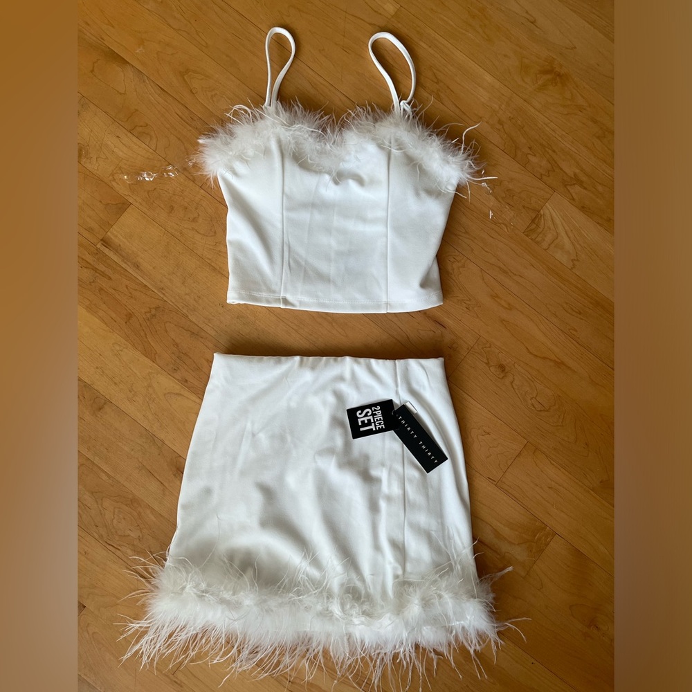 White feather two piece set
